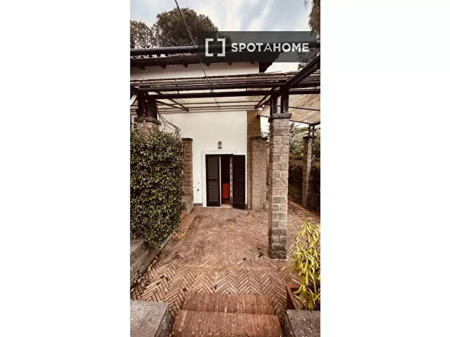 Immagine 13 di Camera condivisa in affitto  in Via della Camilluccia a Roma