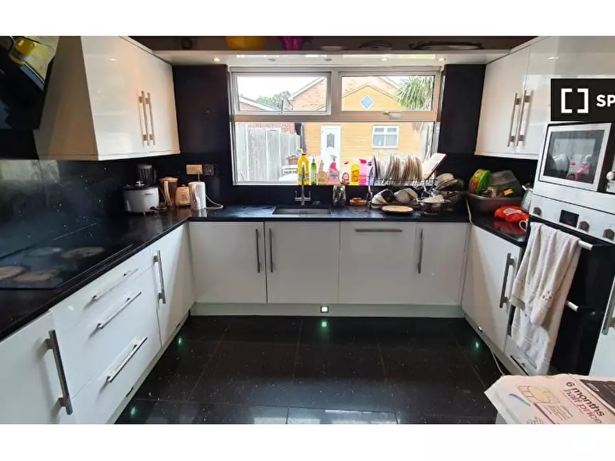 Immagine 10 di Camera condivisa in affitto  in Tenby Rd a Barking