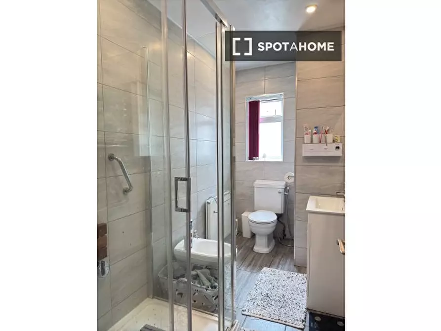 Immagine 6 di Appartamento in affitto  in Townsend Rd a Staines