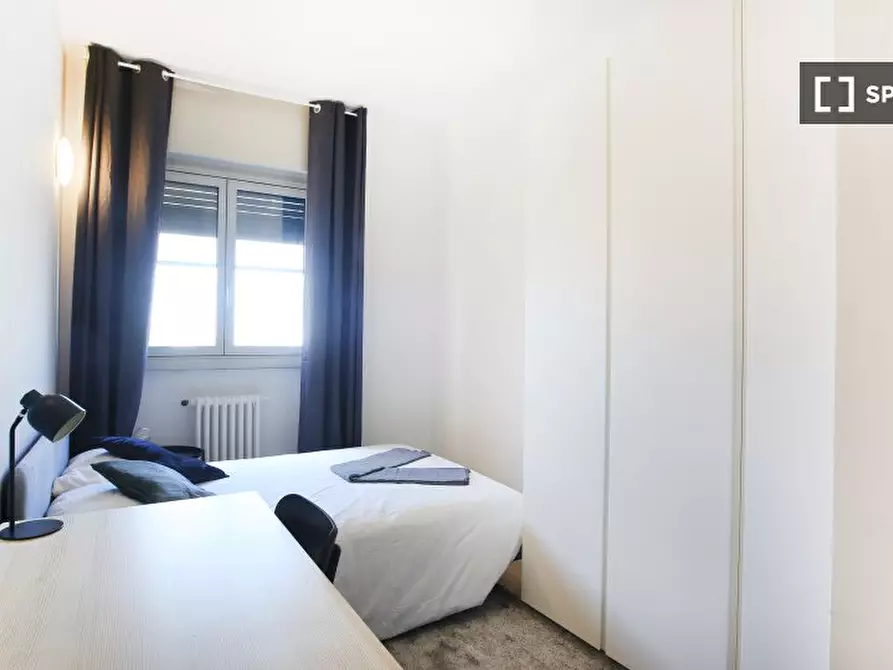 Immagine 2 di Camera condivisa in affitto  in Via Benjamin Constant a Milano