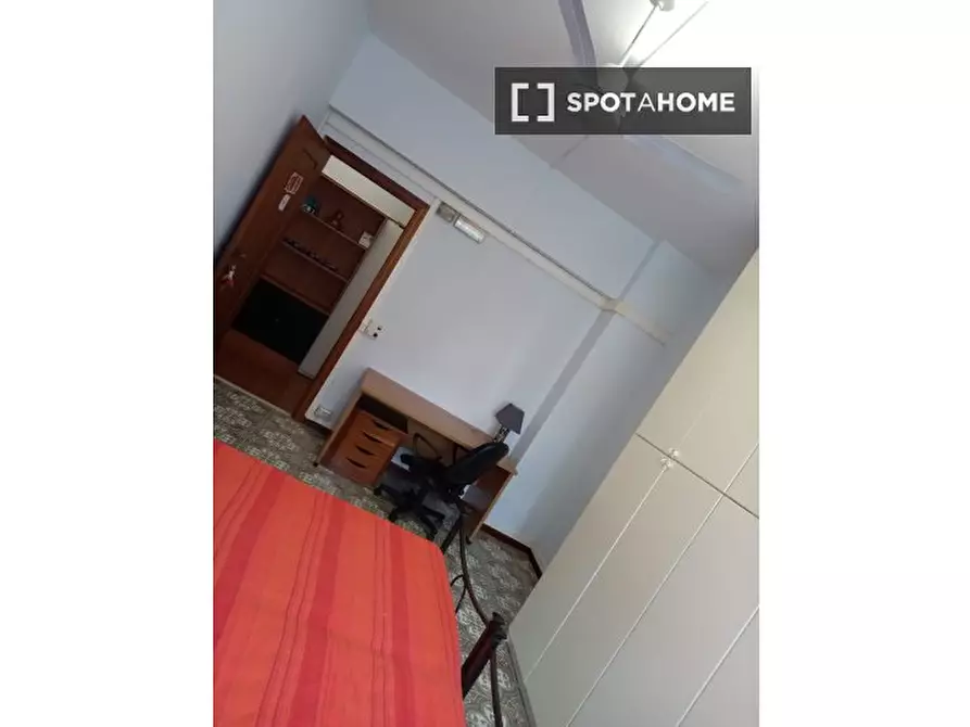 Immagine 6 di Camera condivisa in affitto  in Via Siria a Roma