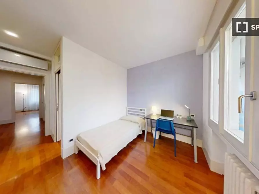 Immagine 4 di Camera condivisa in affitto  in VIA E. Degli Scrovegni a Padova