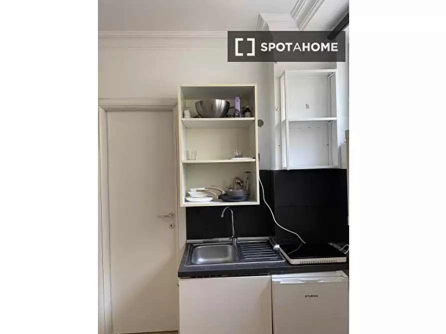 Immagine 13 di Appartamento in affitto  in Via Apuania a Roma
