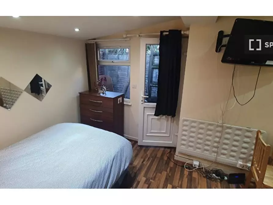 Immagine 3 di Ufficio in affitto  in Chichele Rd a Brent