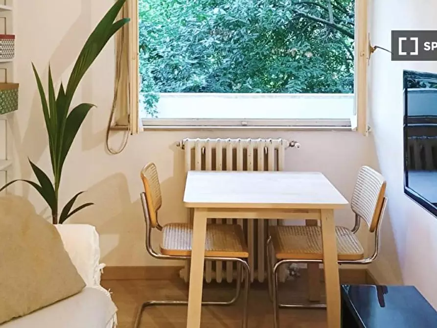 Immagine 2 di Ufficio in affitto  in Via Svezia a Roma