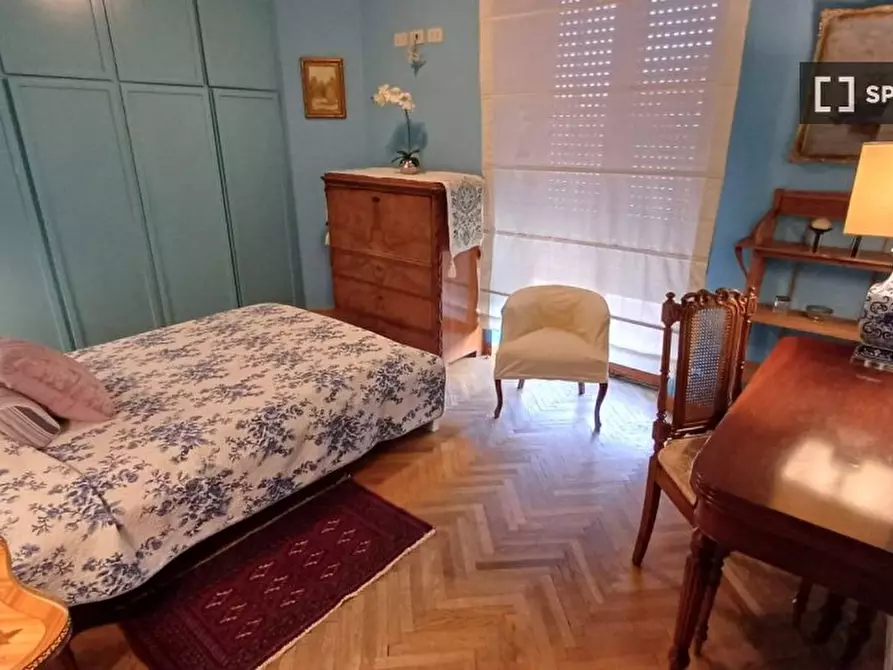 Immagine 1 di Camera condivisa in affitto  in Via Luigi Lilio a Roma