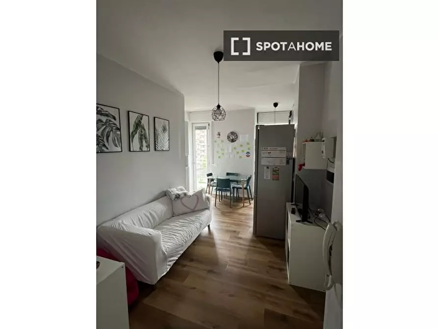 Immagine 9 di Camera condivisa in affitto  in Via Lorenteggio a Milano