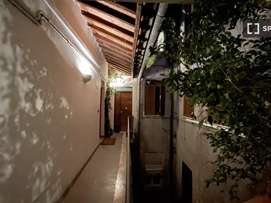 Immagine 7 di Appartamento in affitto  in Via del Portico d'Ottavia a Roma