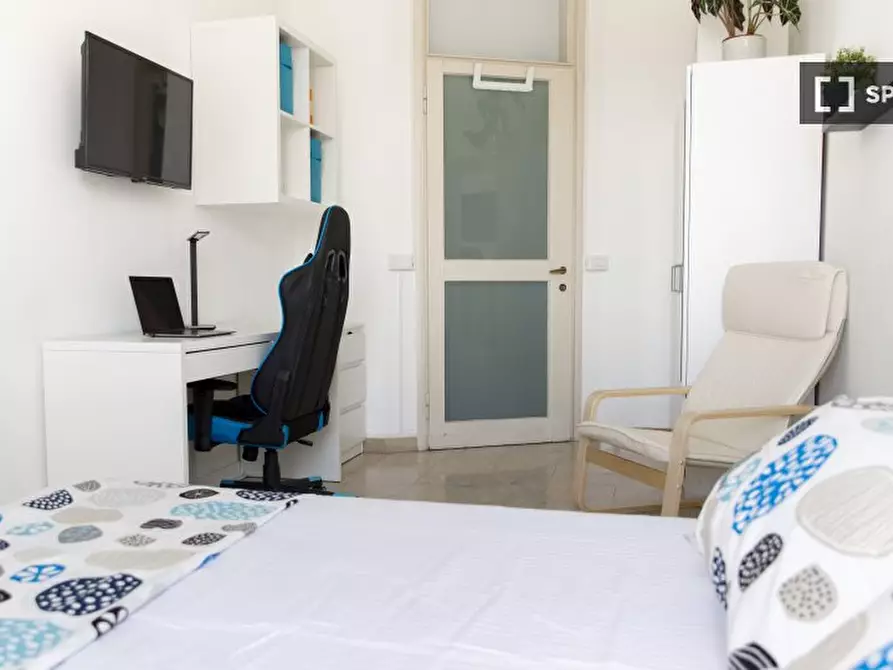 Immagine 2 di Camera condivisa in affitto  in Via Vettabbia a Milano