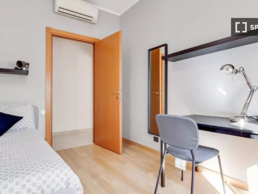 Immagine 17 di Camera condivisa in affitto  in Via Rembrandt a Milano