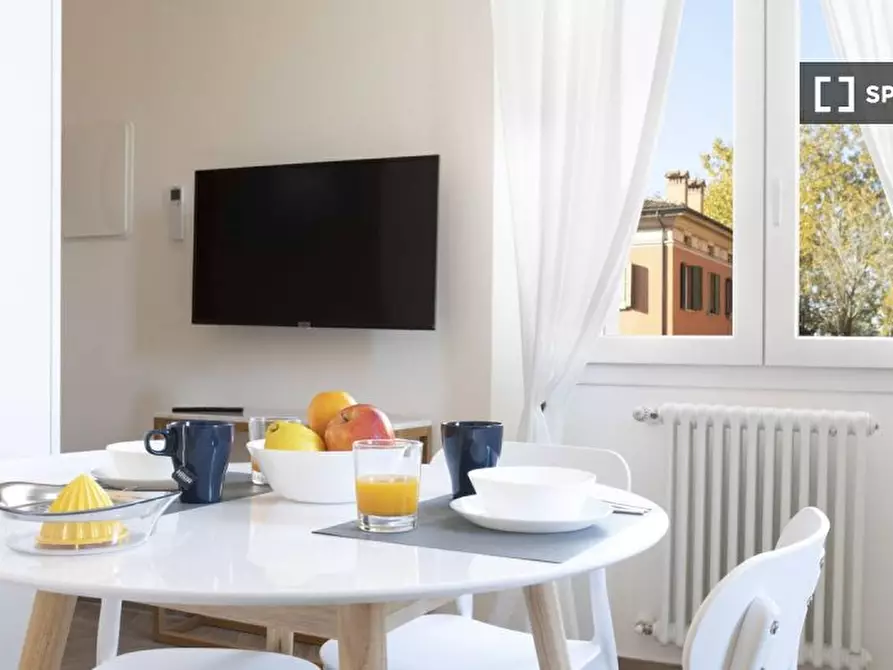 Immagine 13 di Appartamento in affitto  in Via Giuseppe Massarenti a Bologna