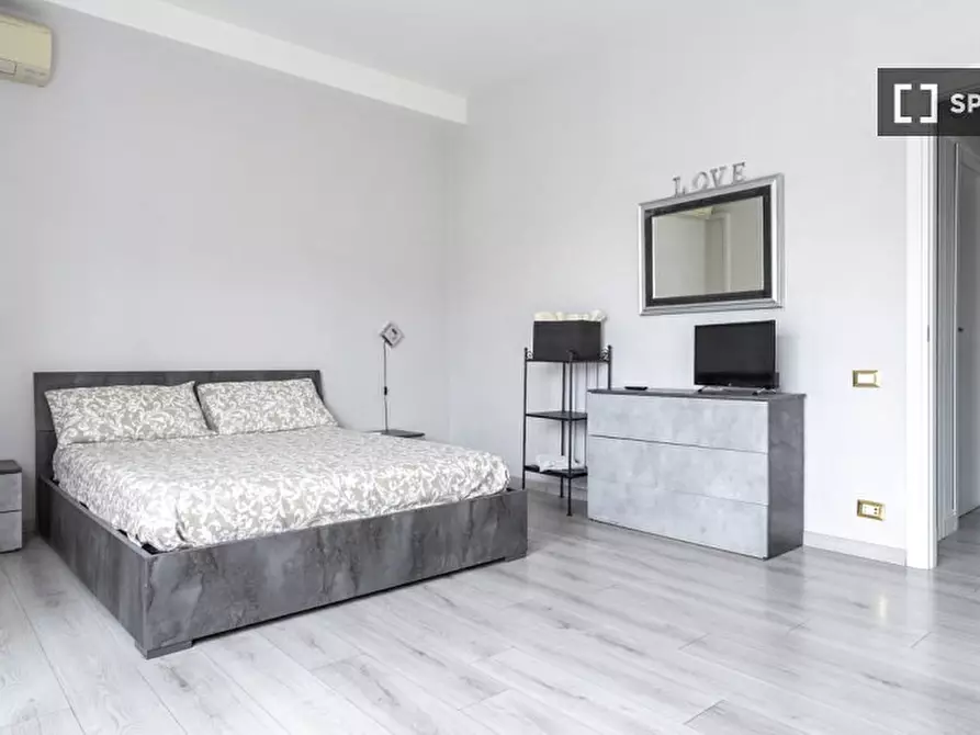 Immagine 2 di Camera condivisa in affitto  in Via Giasone a Roma