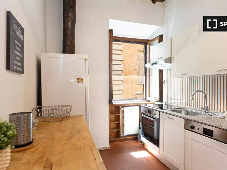 Immagine 11 di Appartamento in affitto  in Via dell'Arco della Ciambella a Roma