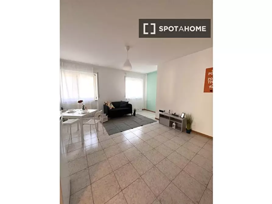 Immagine 10 di Camera condivisa in affitto  in Bolzano a Trento