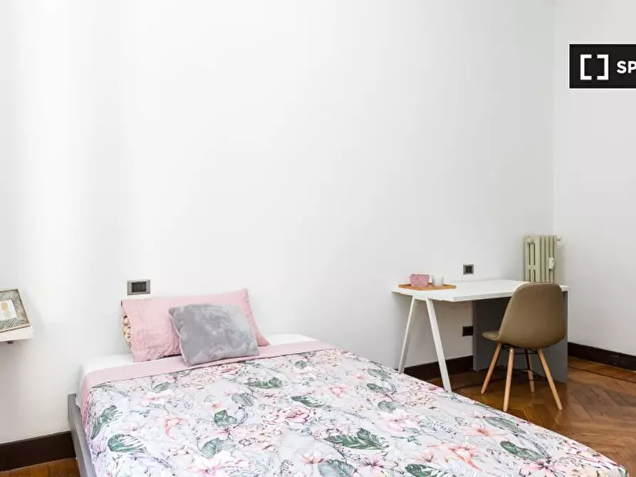 Immagine 5 di Camera condivisa in affitto  in Viale Regina Giovanna a Milano