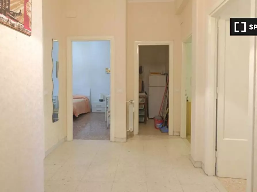 Immagine 9 di Camera condivisa in affitto  in Viale Guglielmo Marconi, 00146 Roma RM, Italy a Roma