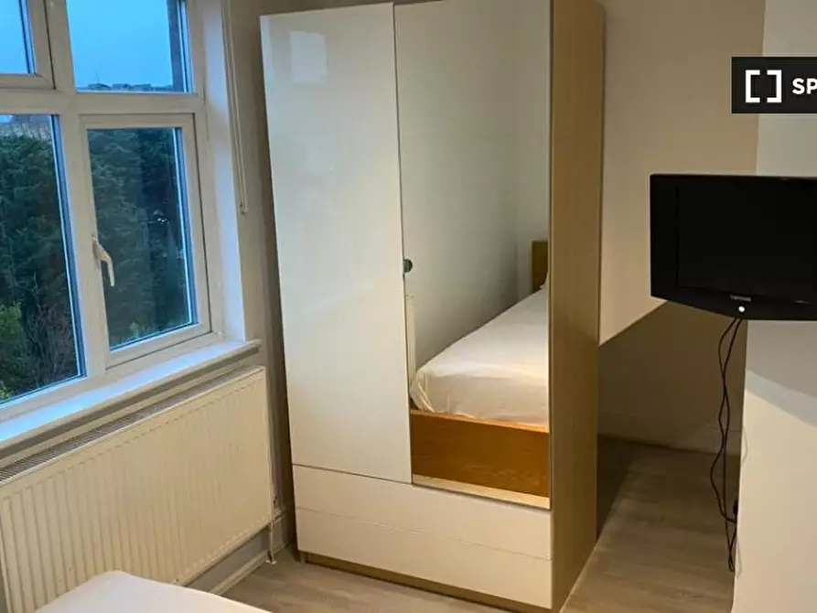 Immagine 3 di Camera condivisa in affitto  in Thirsk Road a Merton