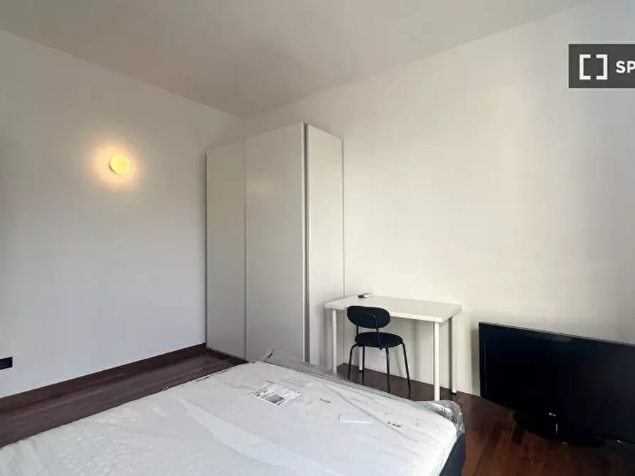 Immagine 3 di Camera condivisa in affitto  in Via Baldo degli Ubaldi a Milano