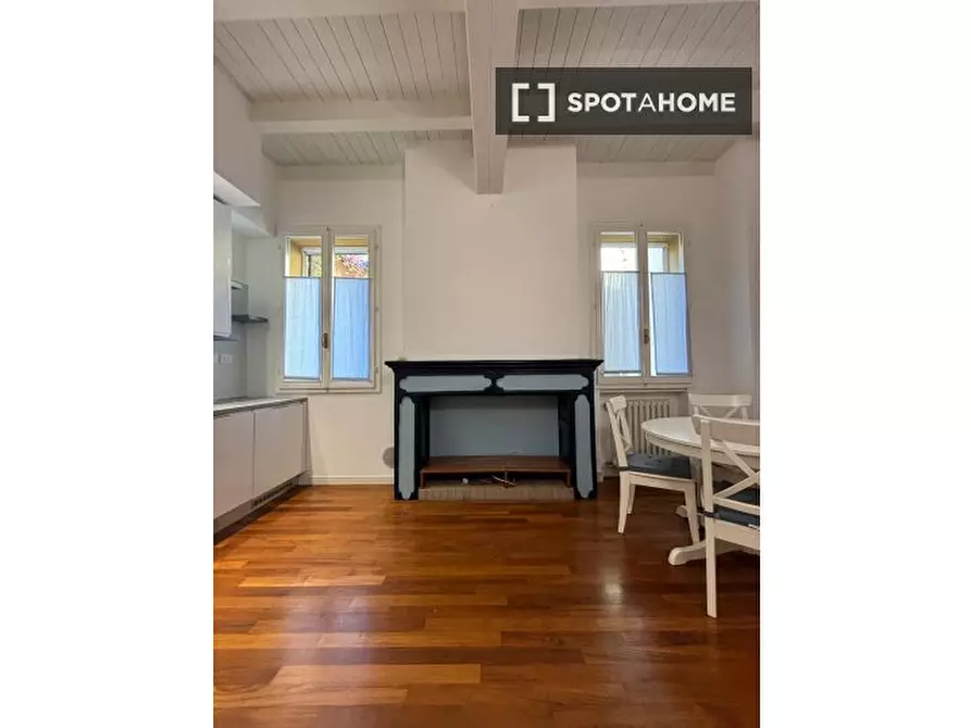 Immagine 3 di Appartamento in affitto  in Via del Borgo di S. Pietro a Bologna