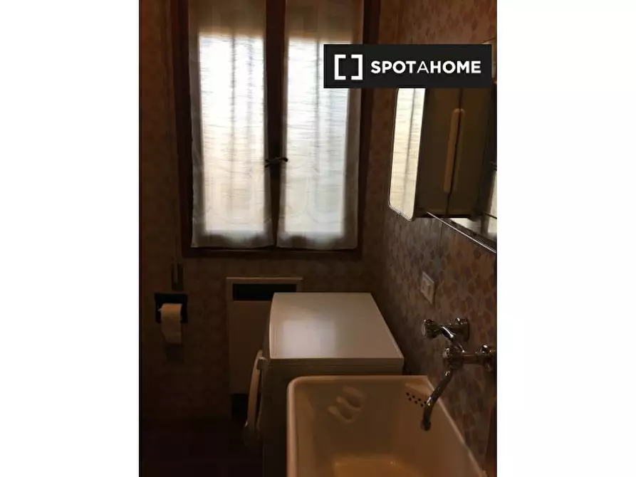 Immagine 7 di Camera condivisa in affitto  in Via Luigi Vestri a Bologna