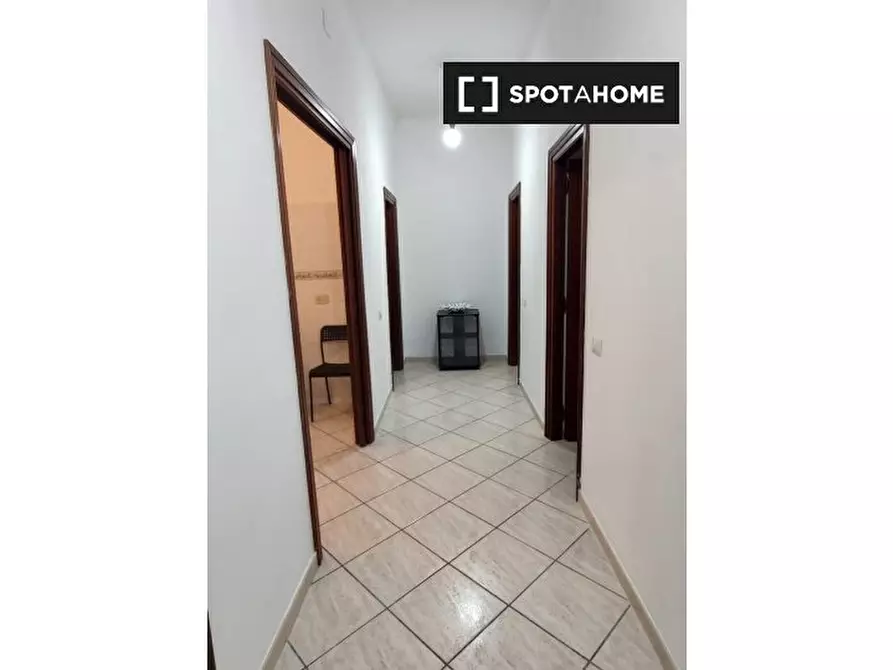 Immagine 12 di Camera condivisa in affitto  in Via Sterope a Roma