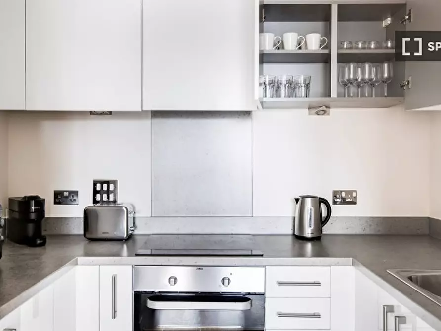 Immagine 10 di Appartamento in affitto  in Battersea Park Rd a Lambeth