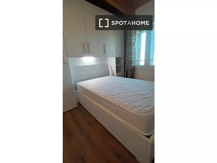 Immagine 2 di Camera condivisa in affitto  in Via Filippo Meda a Paderno Dugnano