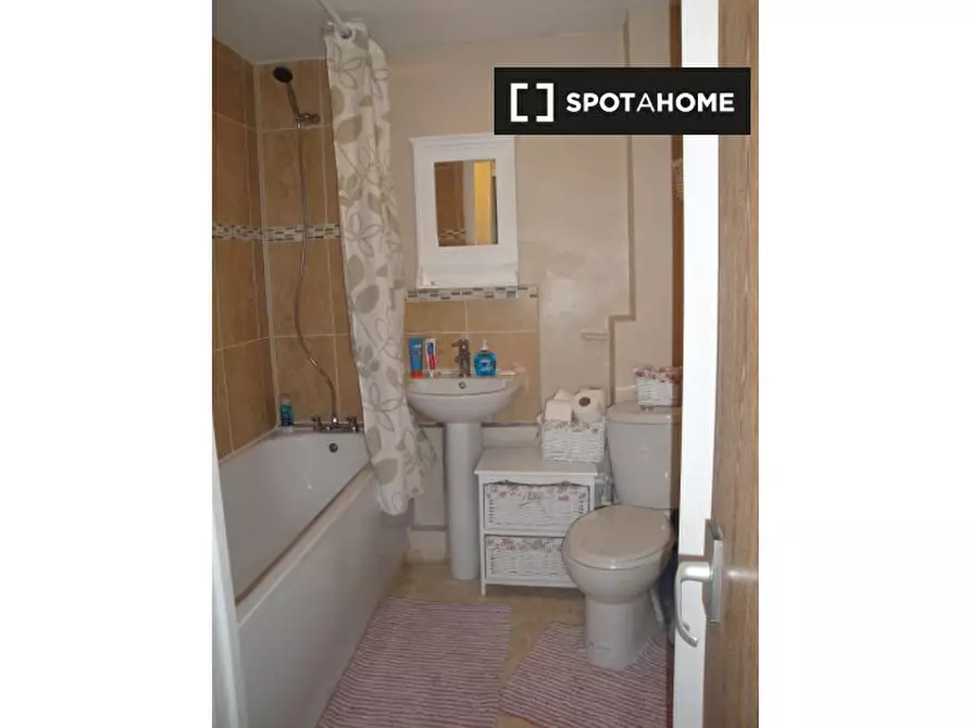 Immagine 7 di Camera condivisa in affitto  in Rodel Ct a 