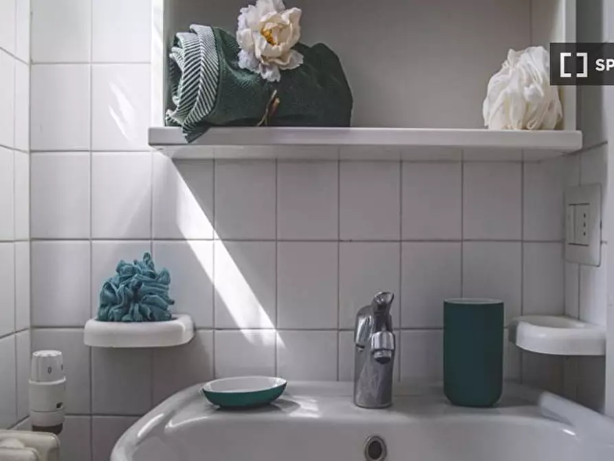 Immagine 16 di Camera condivisa in affitto  in Viale Legioni Romane Milan a Milano