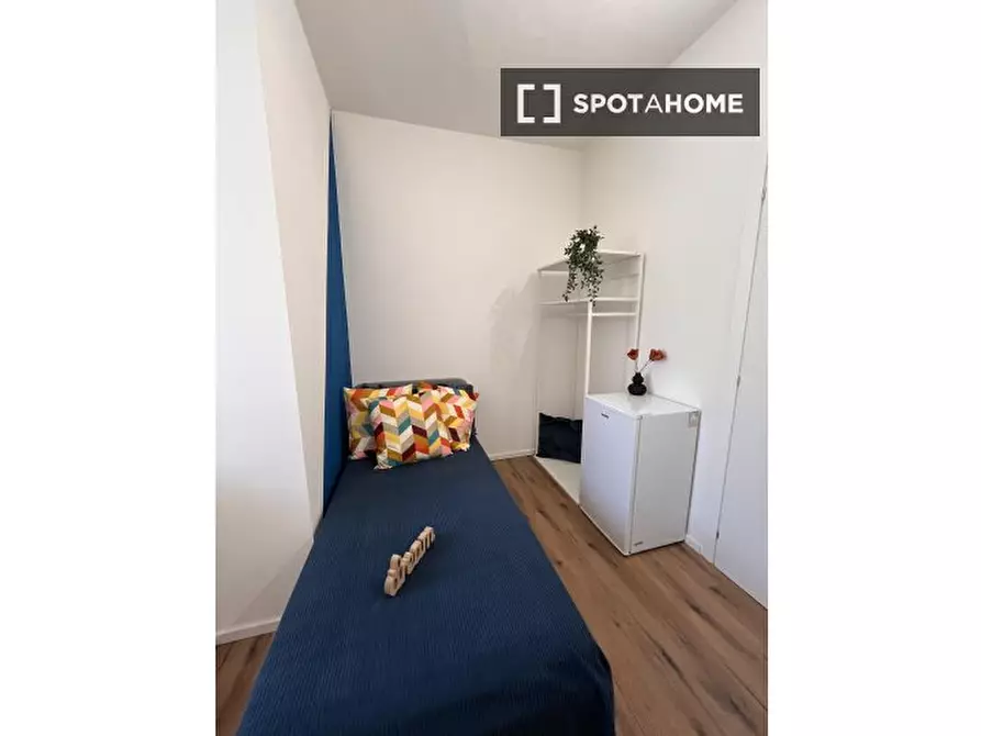 Immagine 16 di Camera condivisa in affitto  in Fabio Filzi a Trento