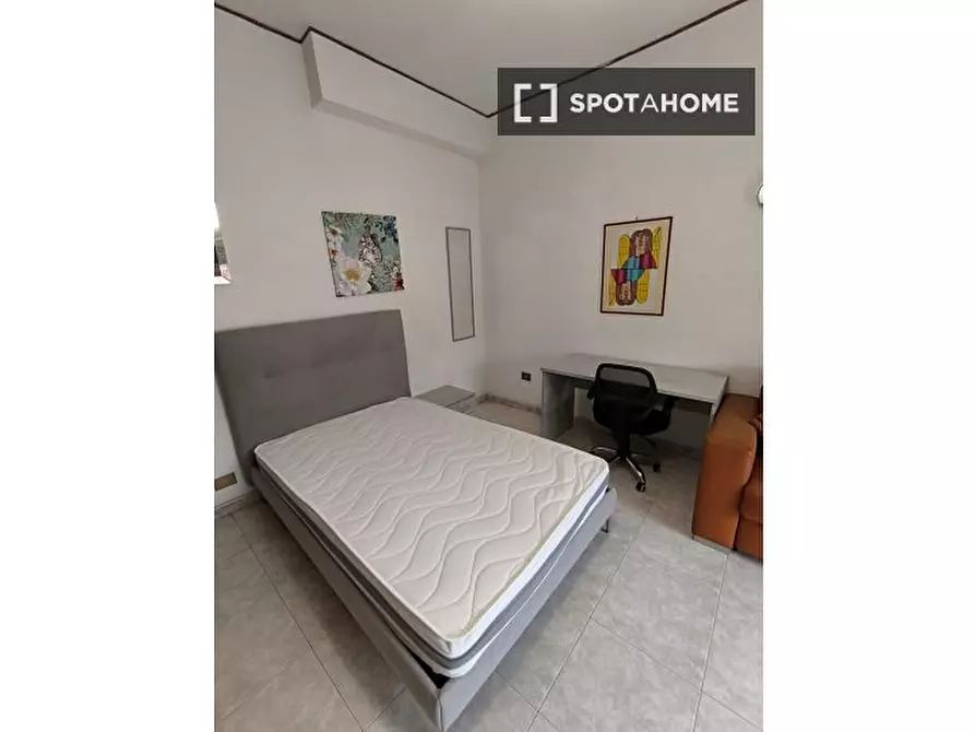 Immagine 2 di Camera condivisa in affitto  in Via Genzano a Roma