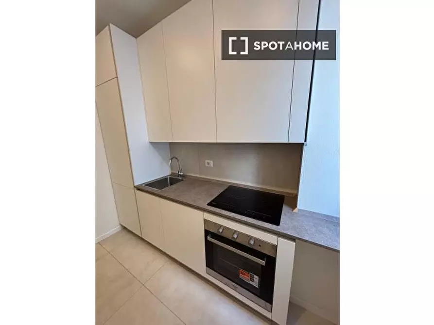 Immagine 9 di Ufficio in affitto  in Via Carlo Crivelli a Milano