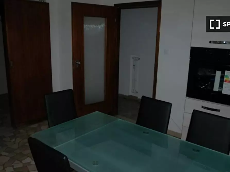 Immagine 6 di Camera condivisa in affitto  in Via Fossolo a Bologna