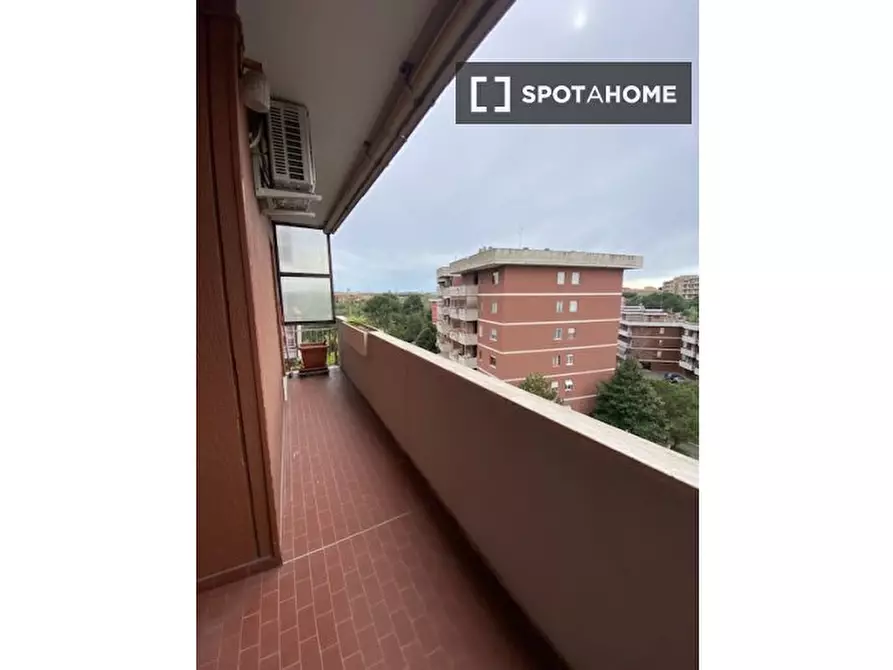 Immagine 3 di Camera condivisa in affitto  in Via Fausto Gullo a Roma