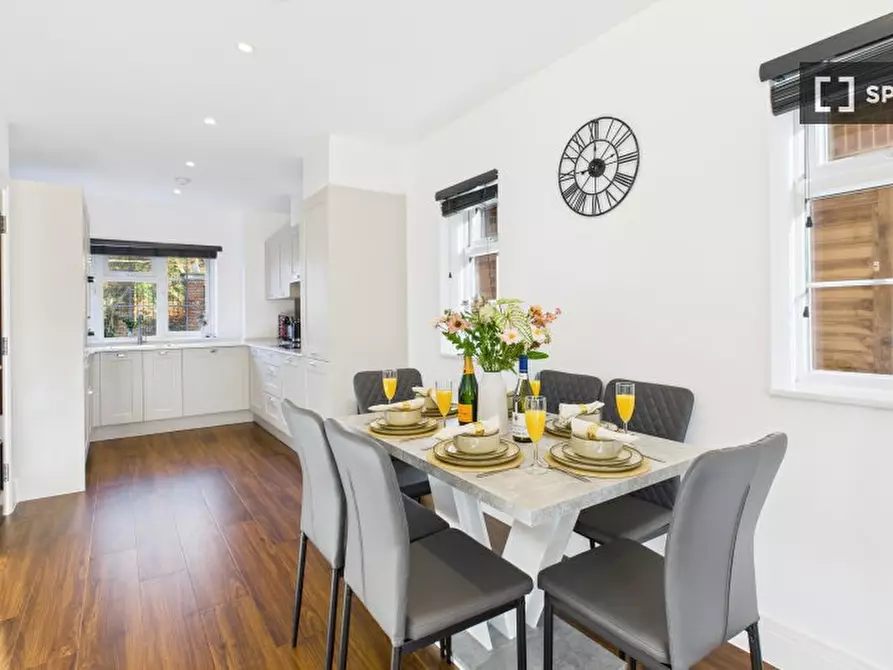 Immagine 3 di Appartamento in affitto  in Purley Downs Rd a Croydon