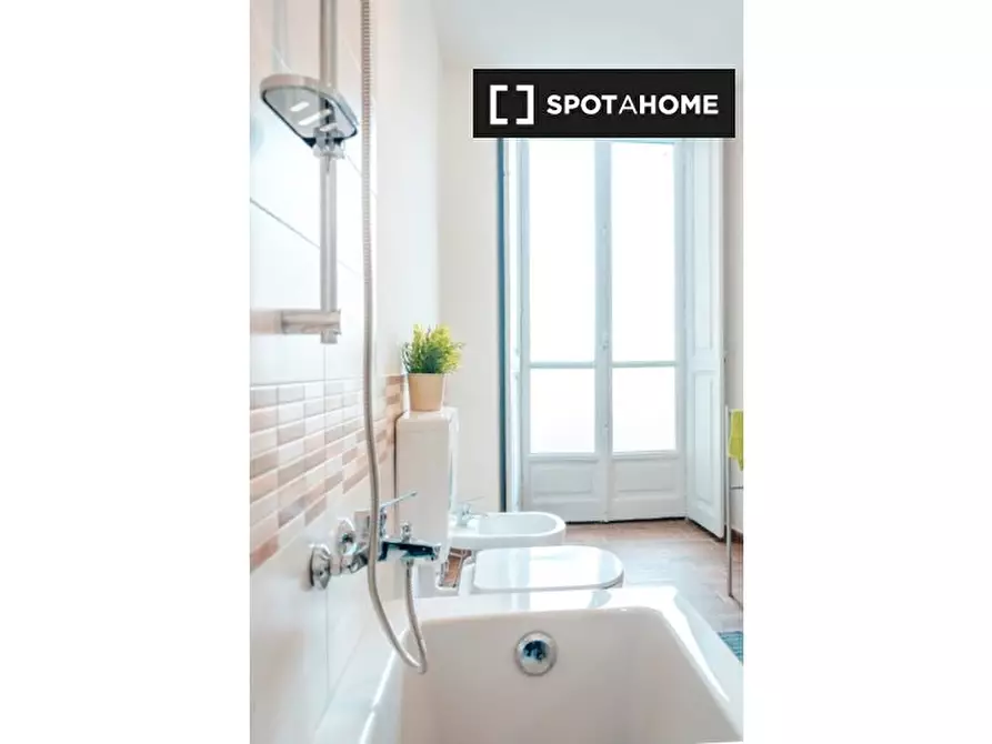 Immagine 14 di Camera condivisa in affitto  in Piazza Emanuele Filiberto a Torino
