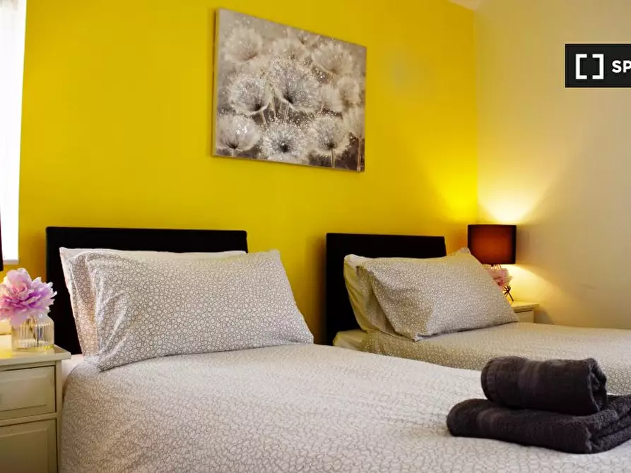 Immagine 16 di Appartamento in affitto  in Frobisher Gdns a 