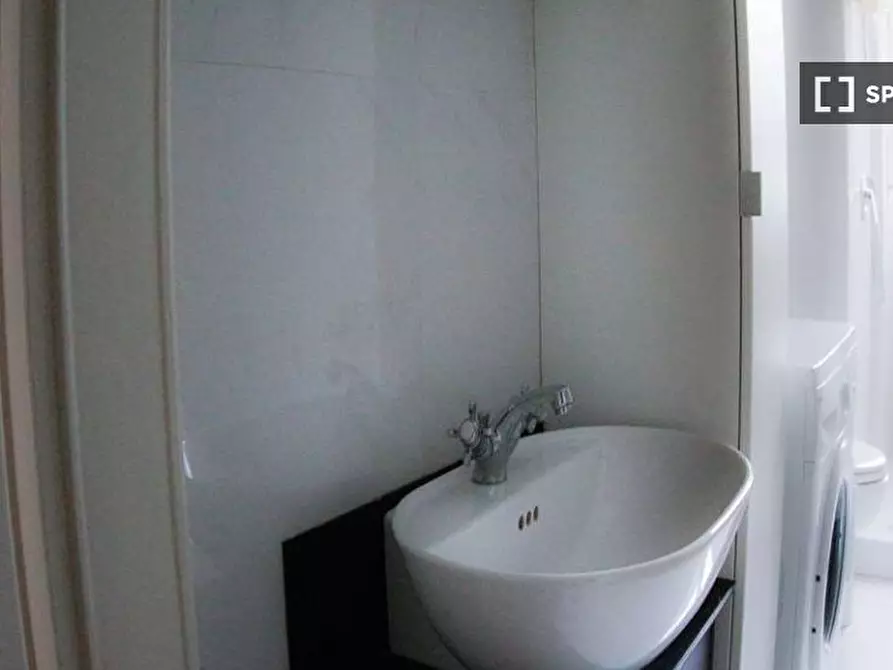 Immagine 5 di Camera condivisa in affitto  in Viale Regina Giovanna a Milano