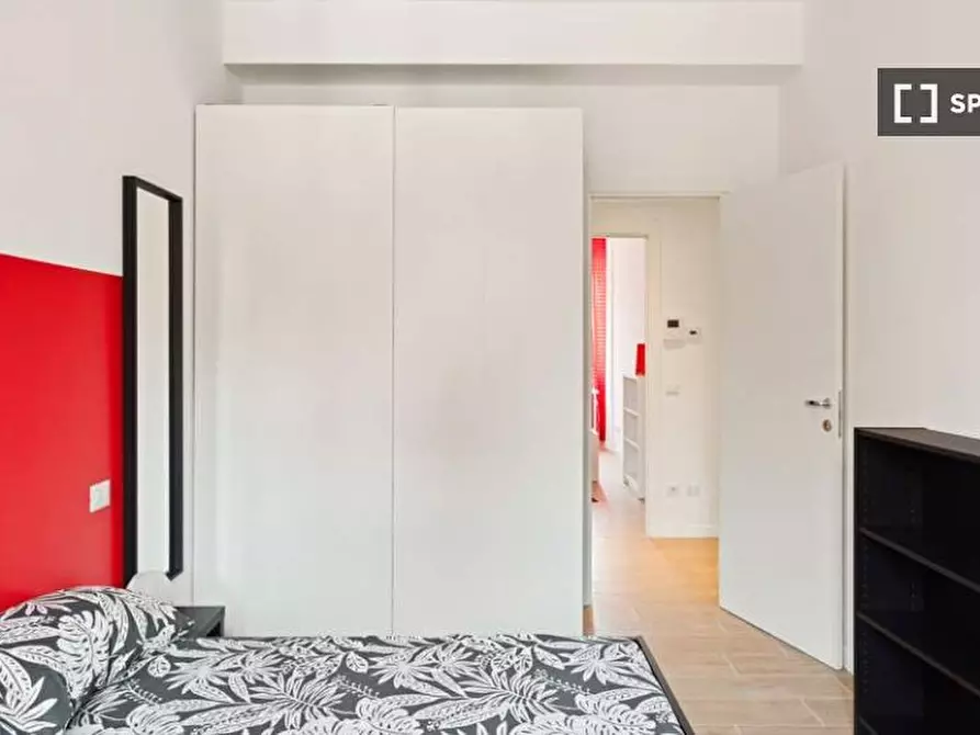 Immagine 3 di Camera condivisa in affitto  in Viale Legioni Romane a Milano