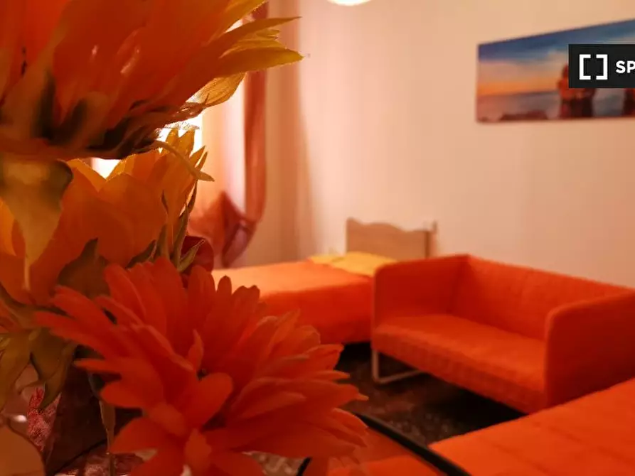 Immagine 3 di Camera condivisa in affitto  in Via Venezia a Genova