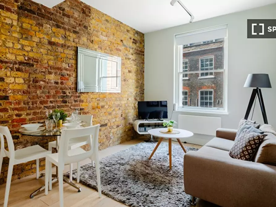 Immagine 1 di Appartamento in affitto  in Leather Ln a Camden Town