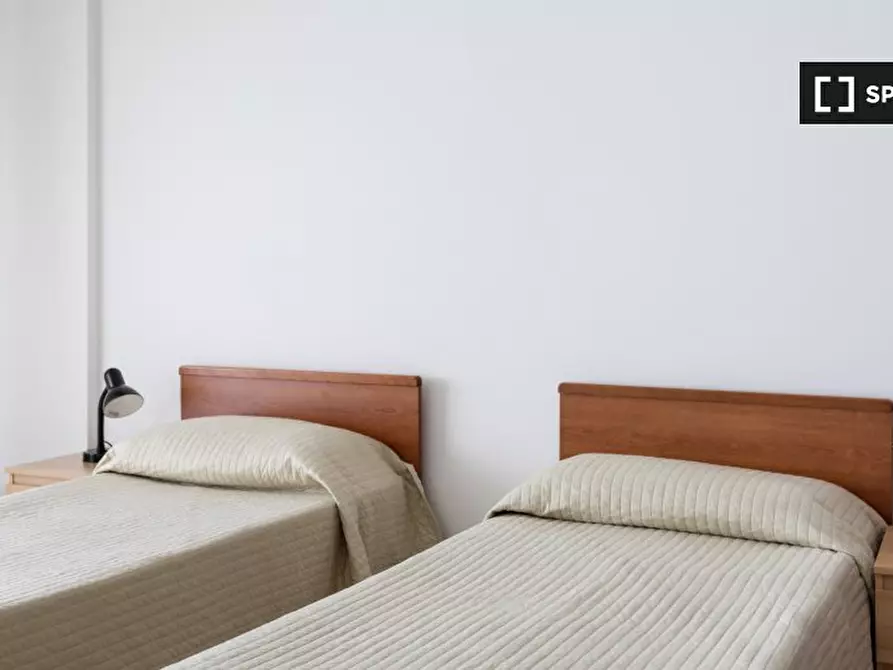 Immagine 16 di Camera condivisa in affitto  in Via Ugolino Cavalcabò a Roma