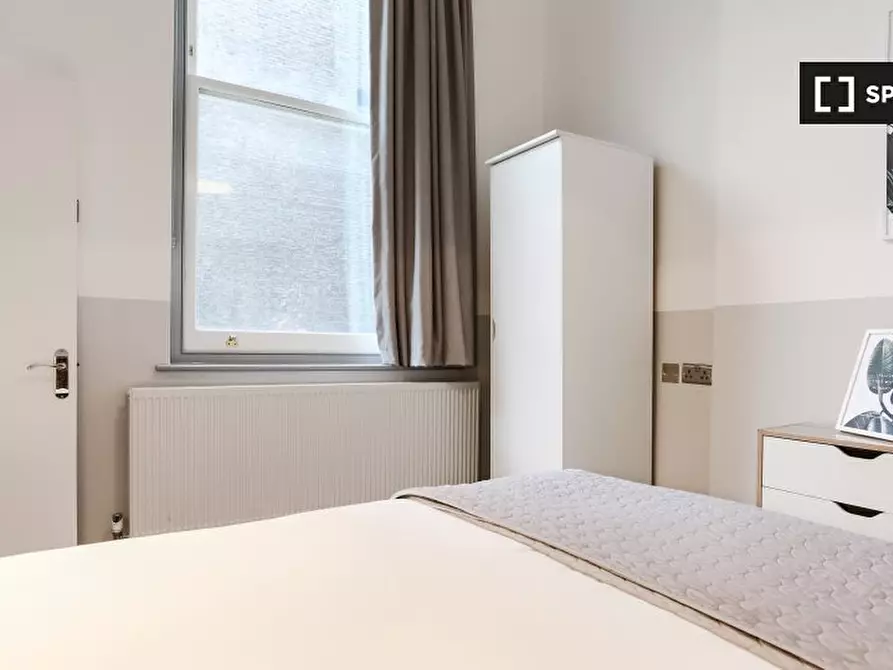 Immagine 8 di Appartamento in affitto  in Nevern Rd a Kensington