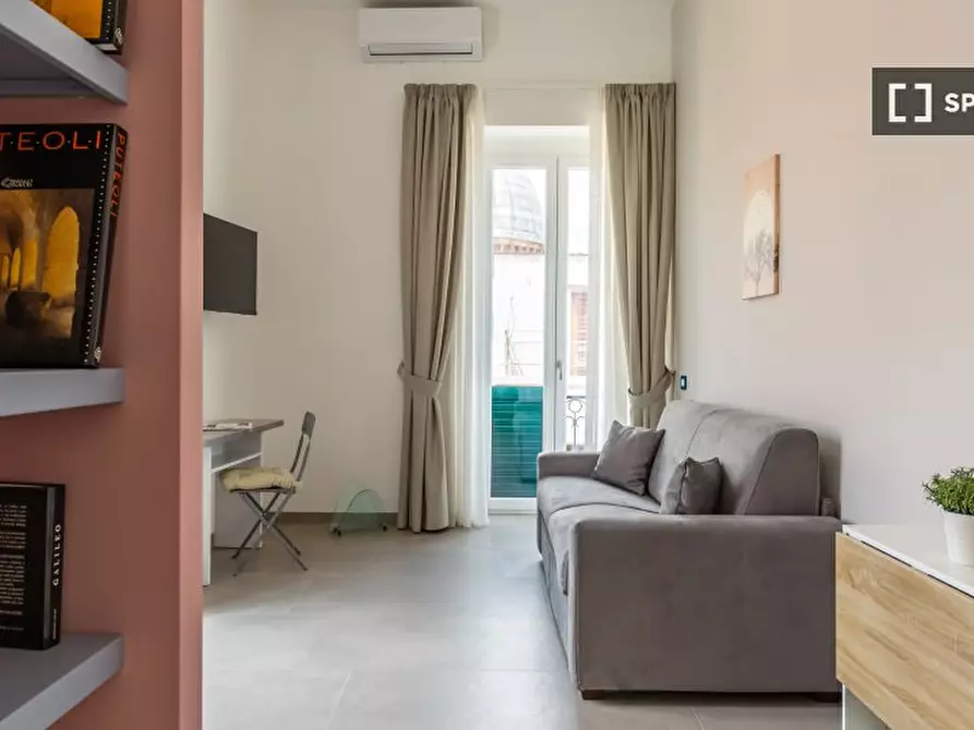 Immagine 6 di Appartamento in affitto  in Via Duomo a Napoli