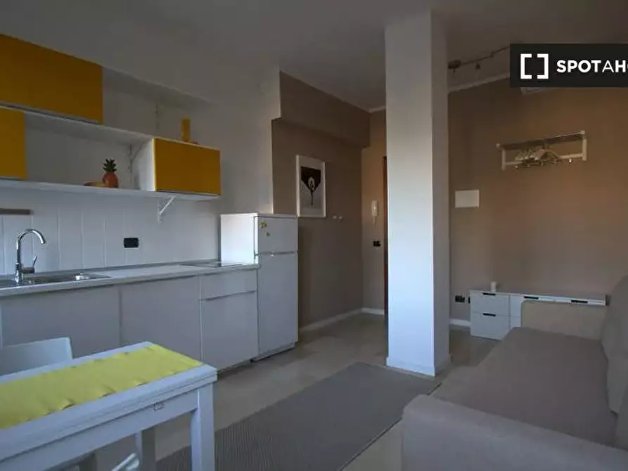 Immagine 8 di Appartamento in affitto  in Via dei Piatti a Milano