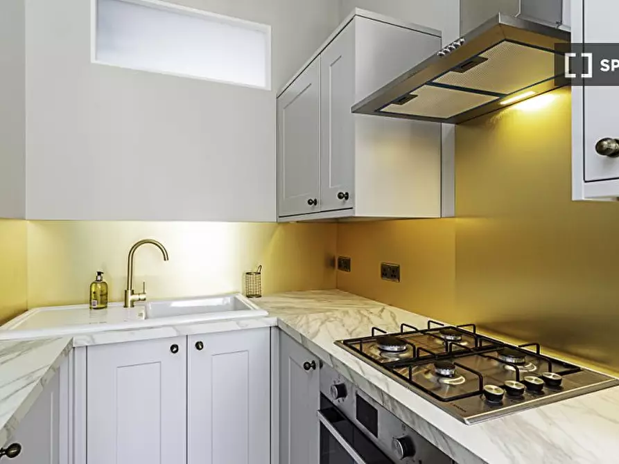 Immagine 7 di Appartamento in affitto  in Fulham Palace Road a Hammersmith