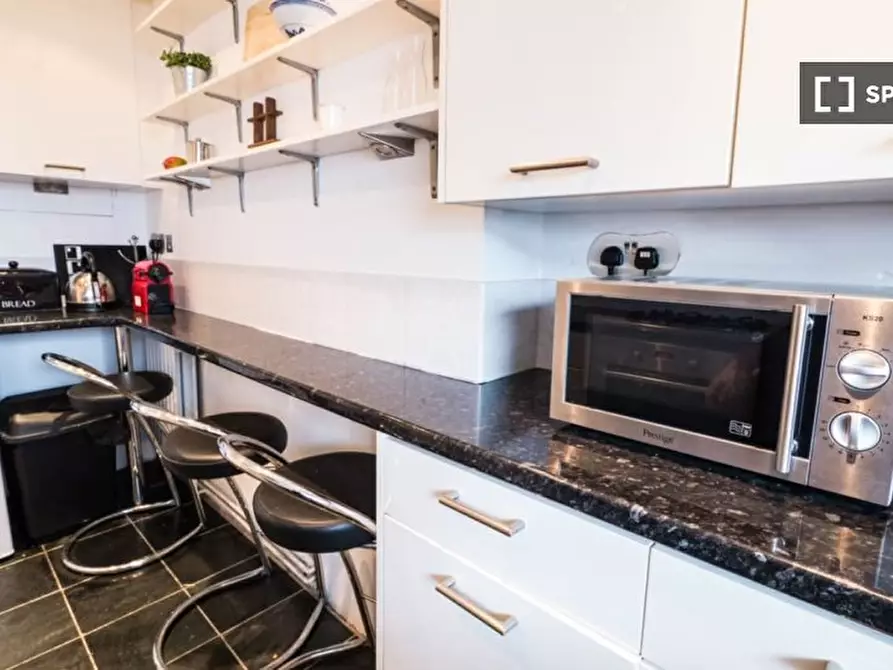 Immagine 8 di Camera condivisa in affitto  in Queensdale Crescent a Kensington