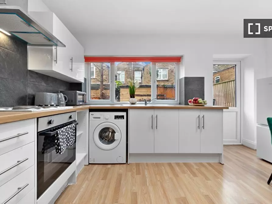 Immagine 11 di Appartamento in affitto  in Furley Rd a Camberwell