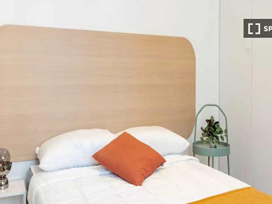 Immagine 2 di Camera condivisa in affitto  in Via Diego Guicciardi a Milano