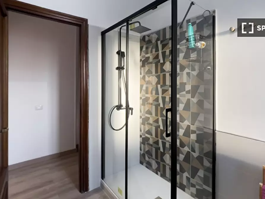 Immagine 5 di Camera condivisa in affitto  in Via Casilina a Roma